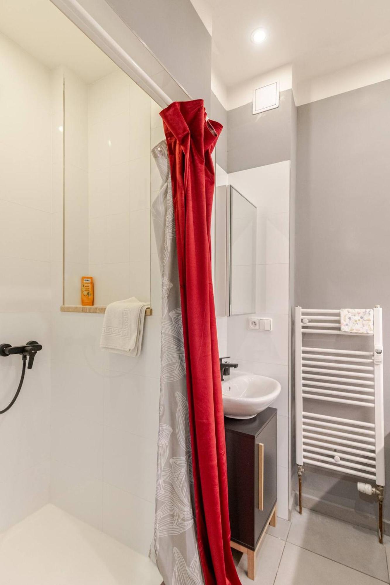 Apartamento Place Of Grace - 1 Min To National Theatre